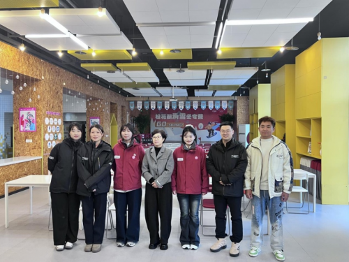 ����P(����)��ꐿ���(��һ)�c���L(zh��ng)��(�Ҷ�)����У�ڍ���(sh��)��(x��)����Ӱ����