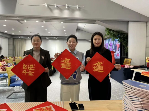 �쁆��(��һ)���O�(�Ҷ�)���(d��ng)�F(xi��n)����Ӱ